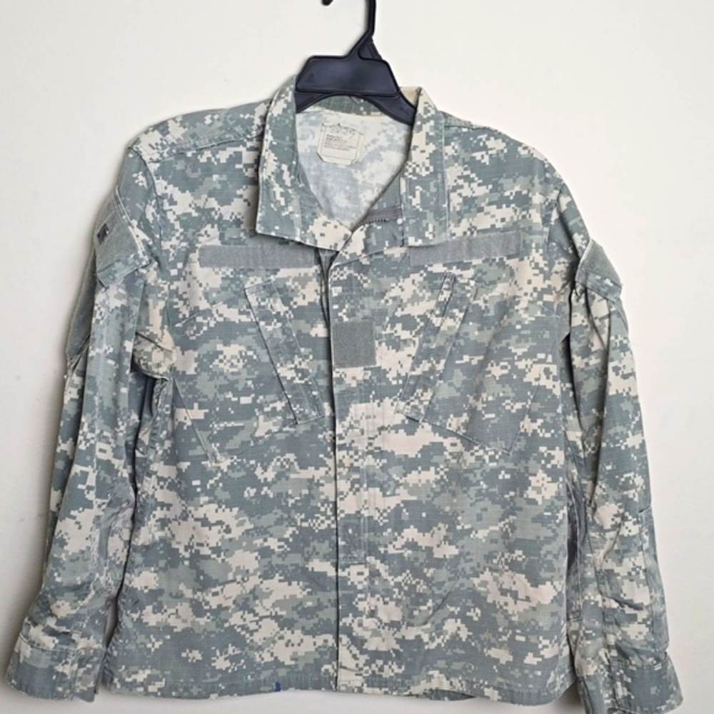 Men's or Women US Army  Combat Uniform